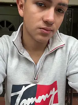 santiagoo madrid online show from April 25, 2026, 4:48 pm