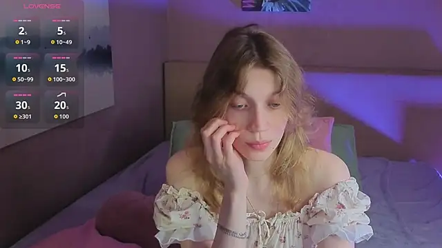 Emily Cartex online show from July 7, 2026, 5:43 am