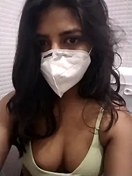 NAUGHTY-RASHI online show from May 9, 2026, 4:38 am