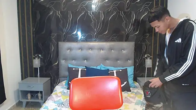 PhillipCox online show from May 22, 2026, 7:23 pm