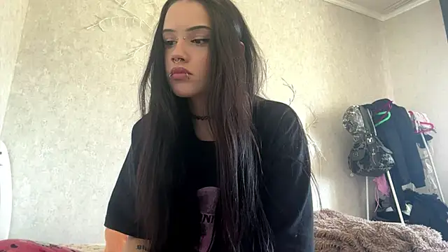 LouisePavlides online show from May 27, 2026, 1:29 pm