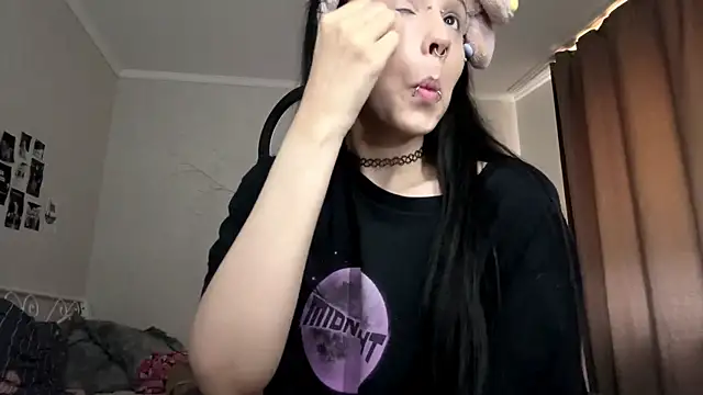 LouisePavlides online show from May 29, 2026, 8:42 am