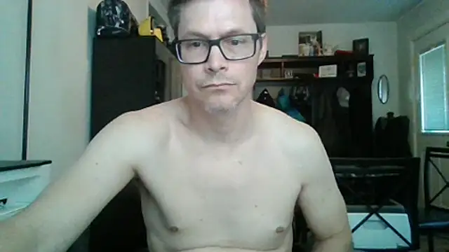 dadbod847364 online show from April 25, 2026, 11:13 pm