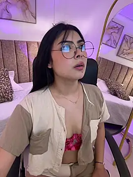 SofiVelvet  online show from May 1, 2026, 6:24 pm