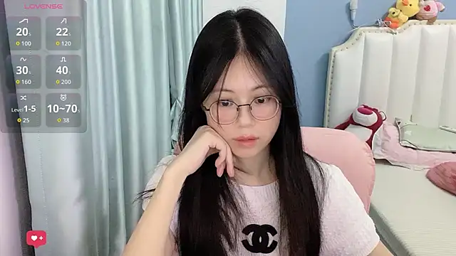 Snapshot of Luna-666 chatting on June 26, 2026, 11:49 am Luna-666 online show from June 26, 2026, 11:49 am