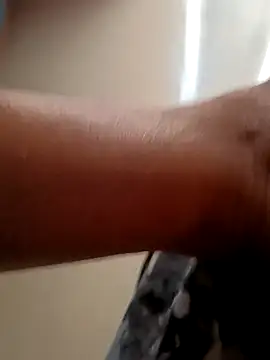 ayushi812 online show from April 26, 2026, 12:46 pm