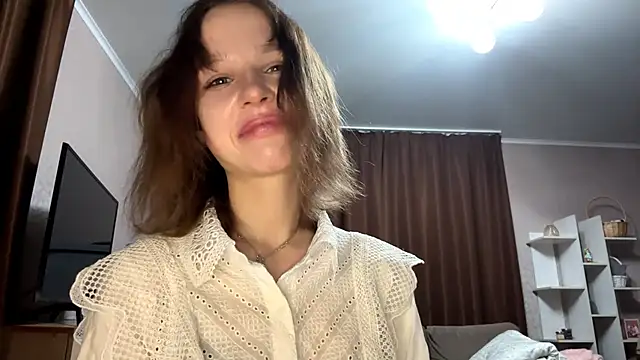 asunasue online show from May 10, 2026, 10:44 pm