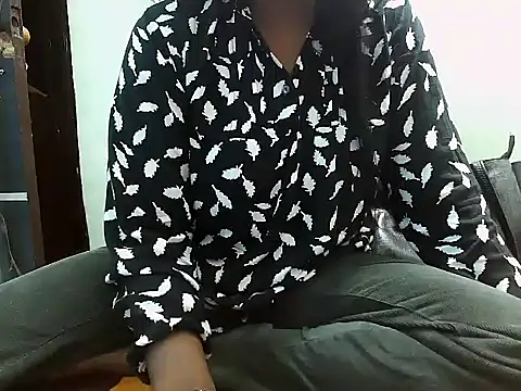 Snapshot of rehana_love chatting on May 17, 2026, 4:56 am rehana love online show from May 17, 2026, 4:56 am