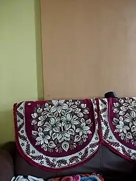 vanika2000 online show from May 15, 2026, 5:49 am