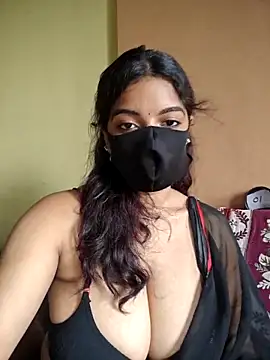vanika2000 online show from May 13, 2026, 3:13 am
