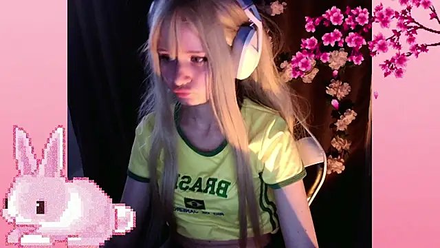 AmmiRinn online show from June 3, 2026, 2:33 pm