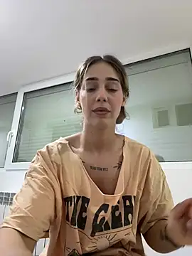 ZenyShy online show from May 14, 2026, 9:45 pm