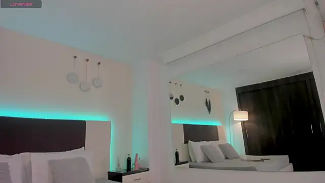 Sky Loren online show from May 9, 2026, 2:04 am