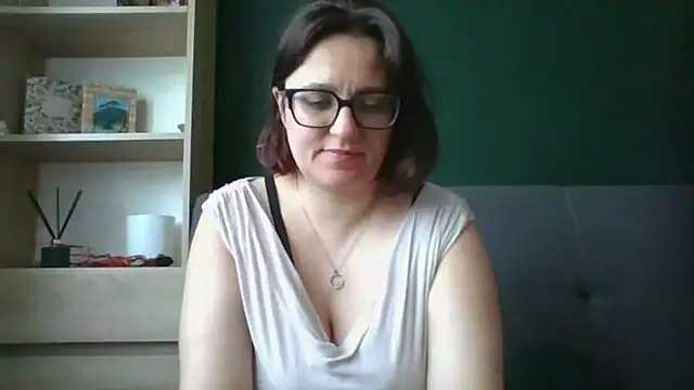 sensual paris online show from July 13, 2026, 5:29 am