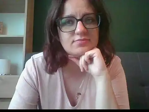 sensual paris online show from May 21, 2026, 5:27 am