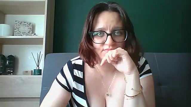 sensual paris online show from July 28, 2026, 11:17 am