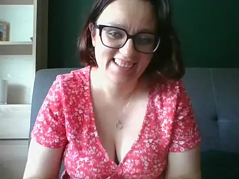 sensual paris online show from June 29, 2026, 10:15 am
