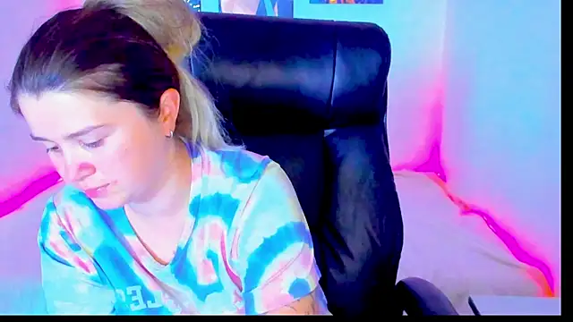 Snapshot of Natali_Secret chatting on August 7, 2026, 12:22 pm Natali Secret online show from August 7, 2026, 12:22 pm
