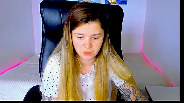 Snapshot of Natali_Secret chatting on May 16, 2026, 10:36 am Natali Secret online show from May 16, 2026, 10:36 am