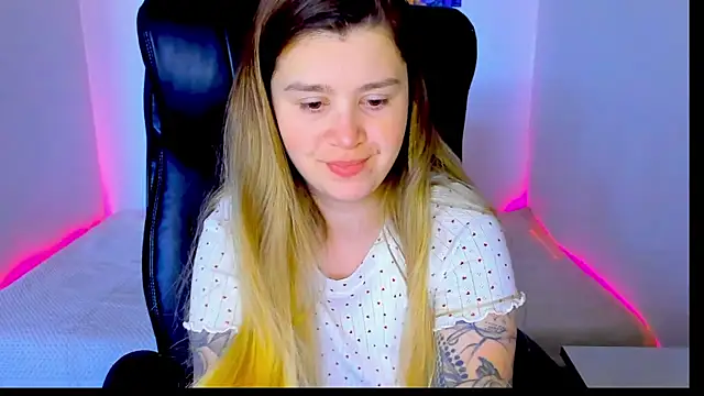 Snapshot of Natali_Secret chatting on May 9, 2026, 7:56 am Natali Secret online show from May 9, 2026, 7:56 am