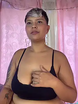 A CURVY HOT online show from May 11, 2026, 2:45 pm