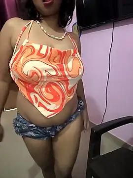 cherryAlisha online show from May 15, 2026, 5:38 am