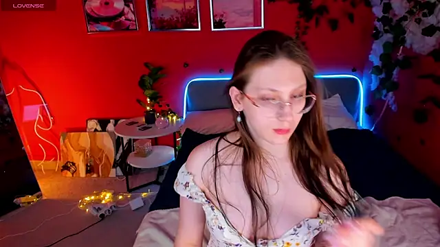 Queen Milena online show from May 6, 2026, 12:20 pm