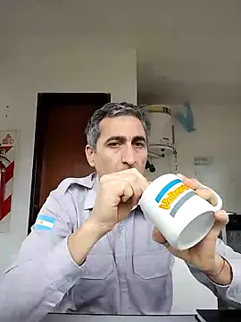 Snapshot of Alejandro83bsf chatting on August 4, 2026, 8:02 pm Alejandro83bsf online show from August 4, 2026, 8:02 pm