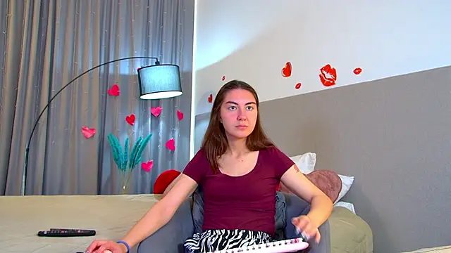 AlisaAlarie online show from May 20, 2026, 6:54 am