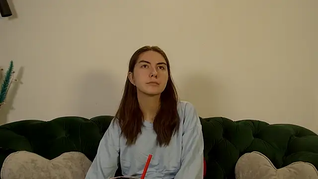 AlisaAlarie online show from May 17, 2026, 6:57 am