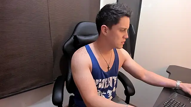 KendricTorres online show from June 18, 2026, 2:21 am