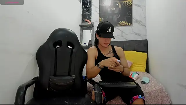 Snapshot of sweetauracouple chatting on July 14, 2026, 3:00 am sweetauracouple online show from July 14, 2026, 3:00 am