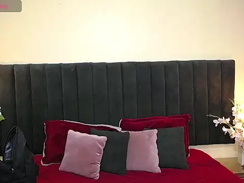 noah oliver1 online show from April 30, 2026, 7:32 pm