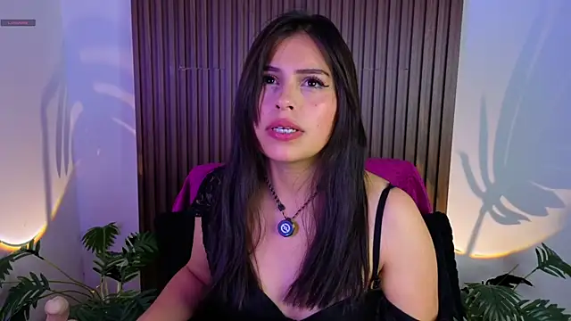 Yenifer 27 online show from May 7, 2026, 4:28 am