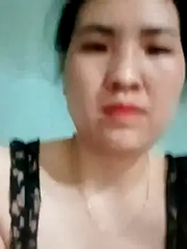 Kee2000 online show from May 13, 2026, 2:35 pm