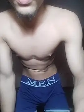 adamhdgdhdv73 online show from May 4, 2026, 11:51 pm