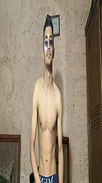 adamhdgdhdv73 online show from May 15, 2026, 11:58 pm