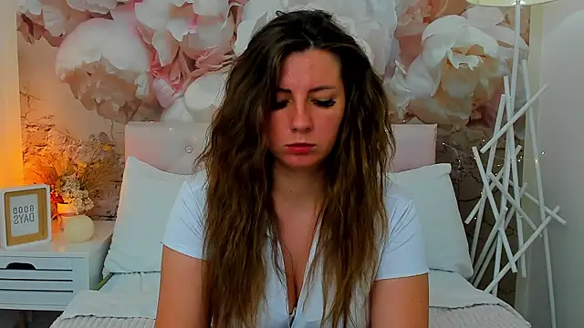 MiraSwee online show from May 29, 2026, 5:13 am