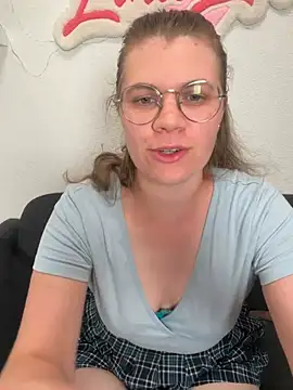 Snapshot of Lina-Love chatting on June 25, 2026, 6:46 pm Lina-Love online show from June 25, 2026, 6:46 pm