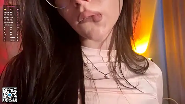 MelanieHale online show from April 28, 2026, 4:11 pm