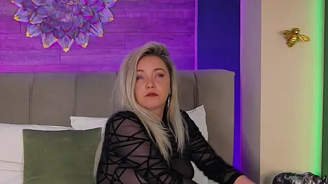 VeraNoires online show from May 24, 2026, 4:34 am