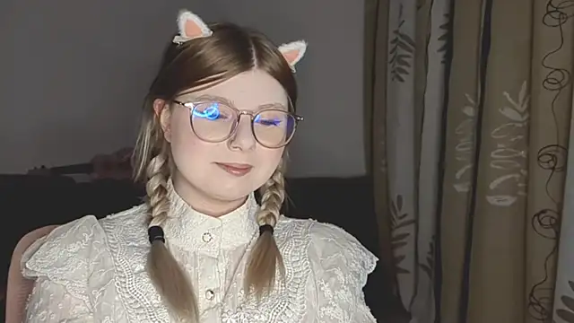 YukiBlush online show from May 11, 2026, 5:21 pm