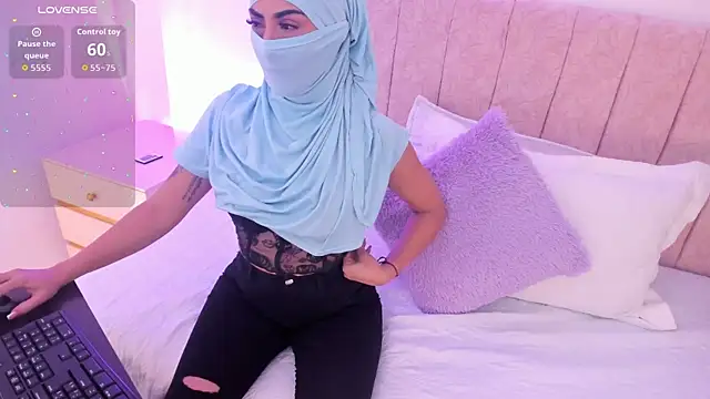 DinaNoor online show from August 5, 2026, 12:43 pm