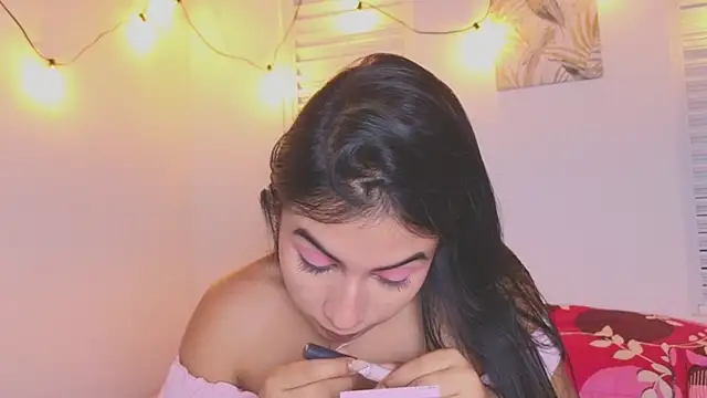 VictoriaaLopez online show from June 5, 2026, 3:55 am
