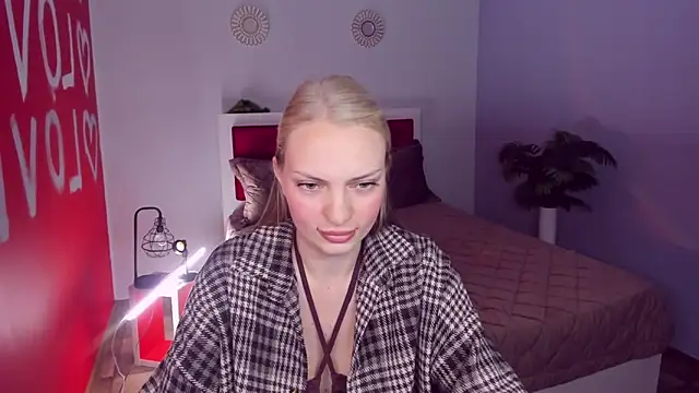 Snapshot of NancyGlamour chatting on June 6, 2026, 9:03 am NancyGlamour online show from June 6, 2026, 9:03 am