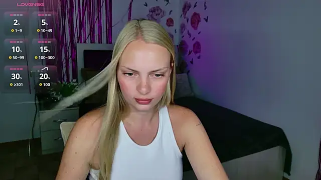 Snapshot of NancyGlamour chatting on July 8, 2026, 10:27 am NancyGlamour online show from July 8, 2026, 10:27 am
