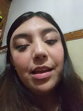 Snapshot of RoxanneDiaz chatting on June 13, 2026, 3:26 am RoxanneDiaz online show from June 13, 2026, 3:26 am