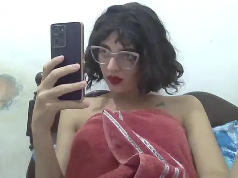 Xoeni online show from May 28, 2026, 3:03 am