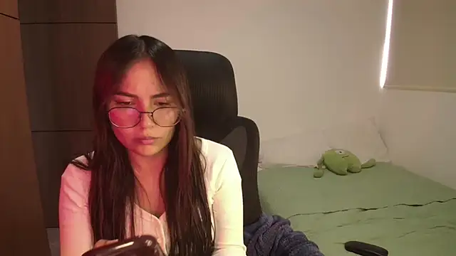 Snapshot of abbyyandmaxx chatting on May 19, 2026, 4:36 pm abbyyandmaxx online show from May 19, 2026, 4:36 pm