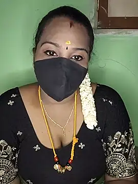Snapshot of tamil_butterfly chatting on July 10, 2026, 7:03 pm tamil butterfly online show from July 10, 2026, 7:03 pm